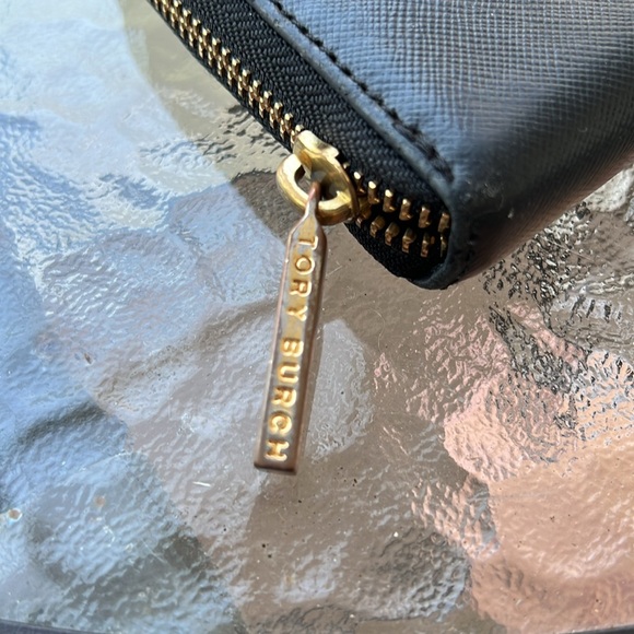 Tory Burch saffiano leather black wallet EUC - Picture 8 of 12